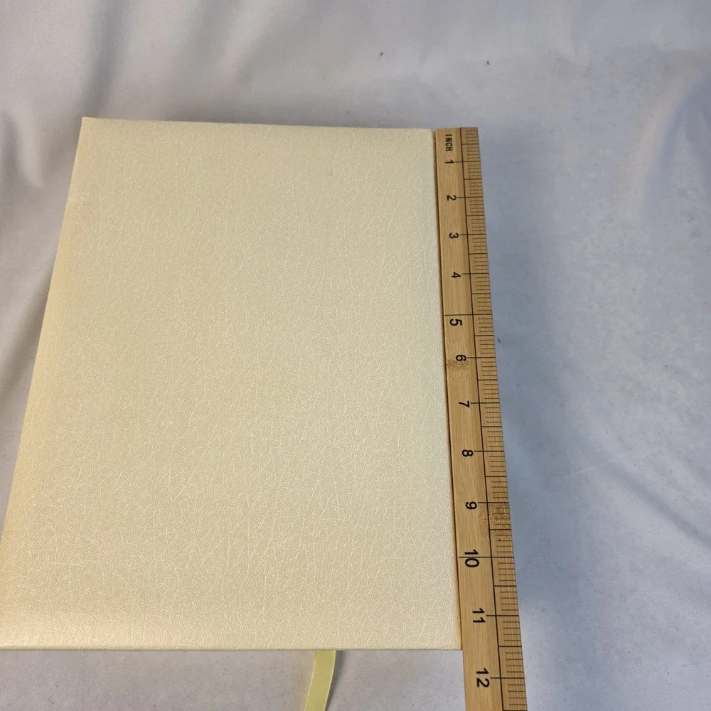 New American Bible Catholic Family Ed. White Padded Gold Edges NEW In‎ Box 1977